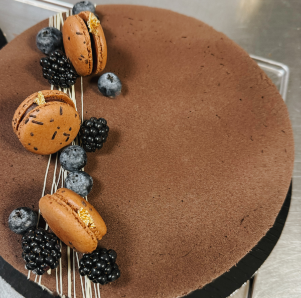 entremet-chocolat-pivoine-gourmandises-boutique
