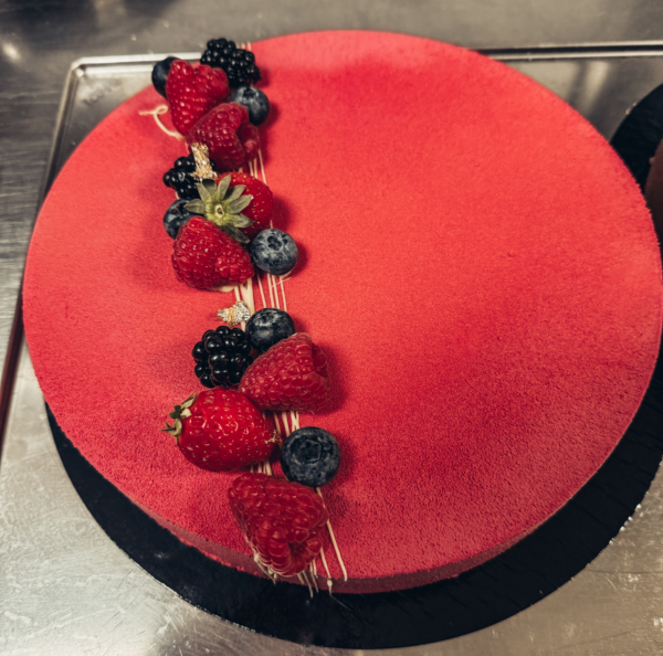 entremet-framboise-pivoine-gourmandises-boutique